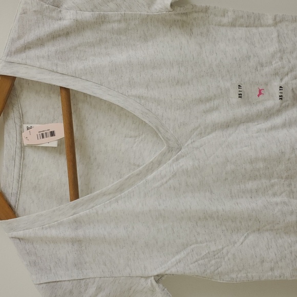Pink VS Heather gray short sleeve tee size extra small. New with tags - Picture 2 of 5